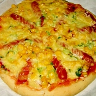 H.B.フルーツコーンとチーズどっさりの厚手ピザ